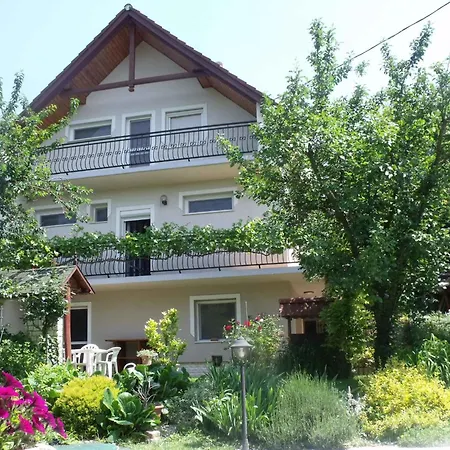 In Fonyod/balaton 18584 Apartment